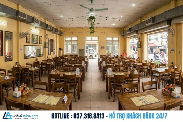 Toàn cảnh bàn ghế trước khi bắt đầu tháo dỡ