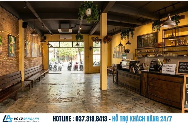 Không gian quán sau khi Đồ Cũ Đặng Anh hoàn tất thu mua bàn ghế